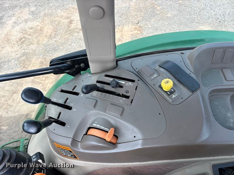 image for item ET2093 2014 John Deere 6115D MFWD tractor