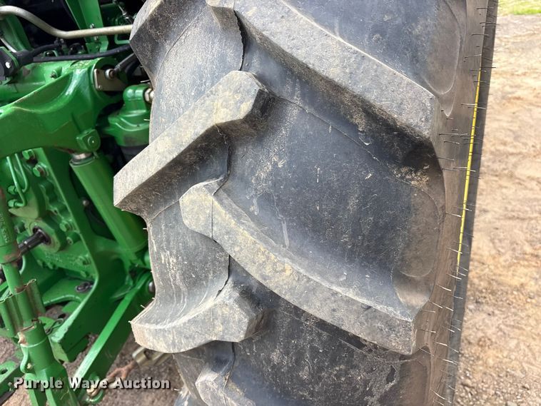 image for item ET2093 2014 John Deere 6115D MFWD tractor