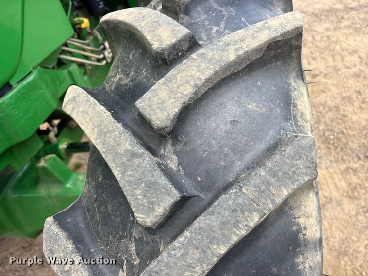 image for item ET2093 2014 John Deere 6115D MFWD tractor