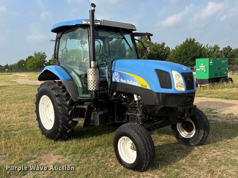 image for item EU5596 2004 New Holland TS125A tractor