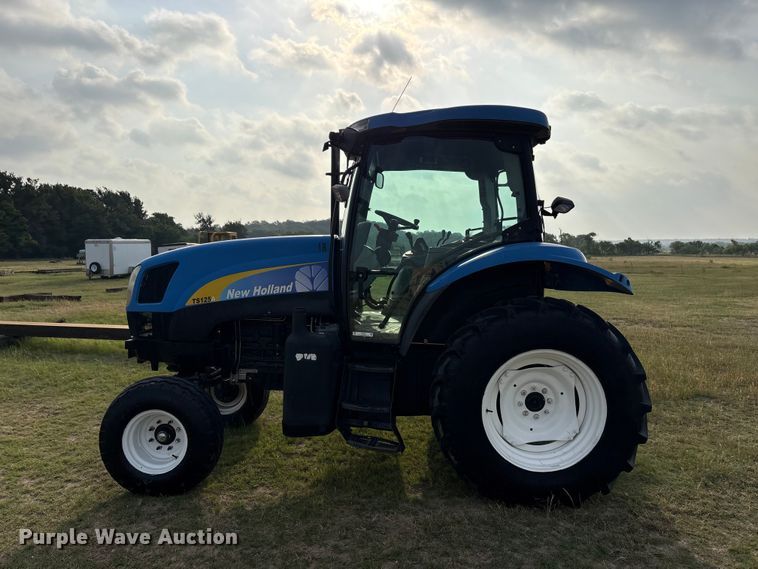 image for item EU5596 2004 New Holland TS125A tractor