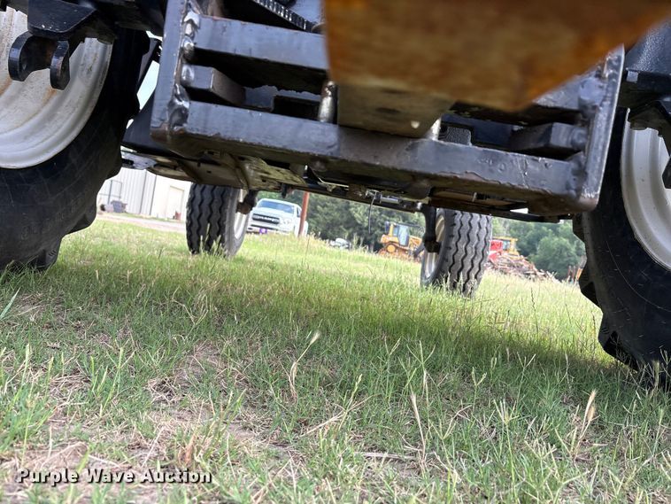 image for item EU5596 2004 New Holland TS125A tractor