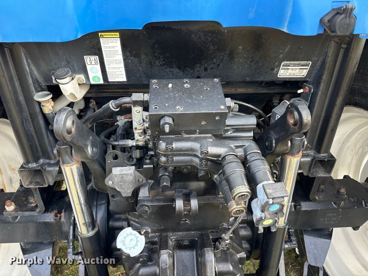 image for item EU5596 2004 New Holland TS125A tractor