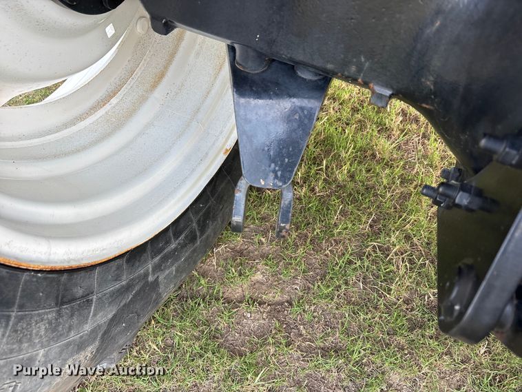 image for item EU5596 2004 New Holland TS125A tractor