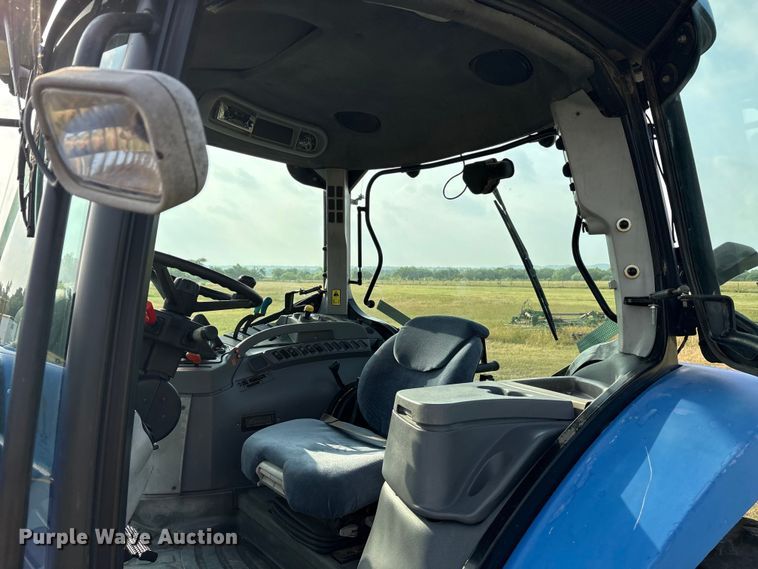 image for item EU5596 2004 New Holland TS125A tractor