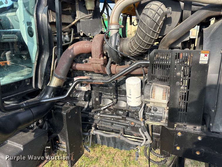 image for item EU5596 2004 New Holland TS125A tractor
