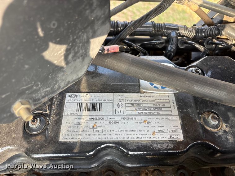 image for item EU5596 2004 New Holland TS125A tractor