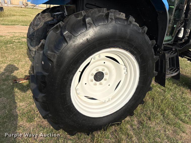 image for item EU5596 2004 New Holland TS125A tractor