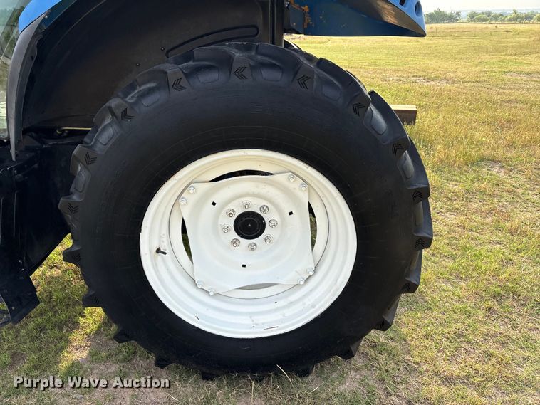 image for item EU5596 2004 New Holland TS125A tractor