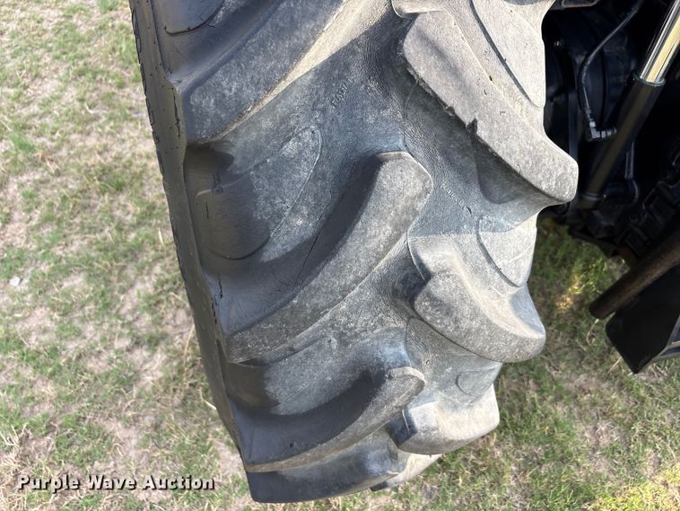 image for item EU5596 2004 New Holland TS125A tractor