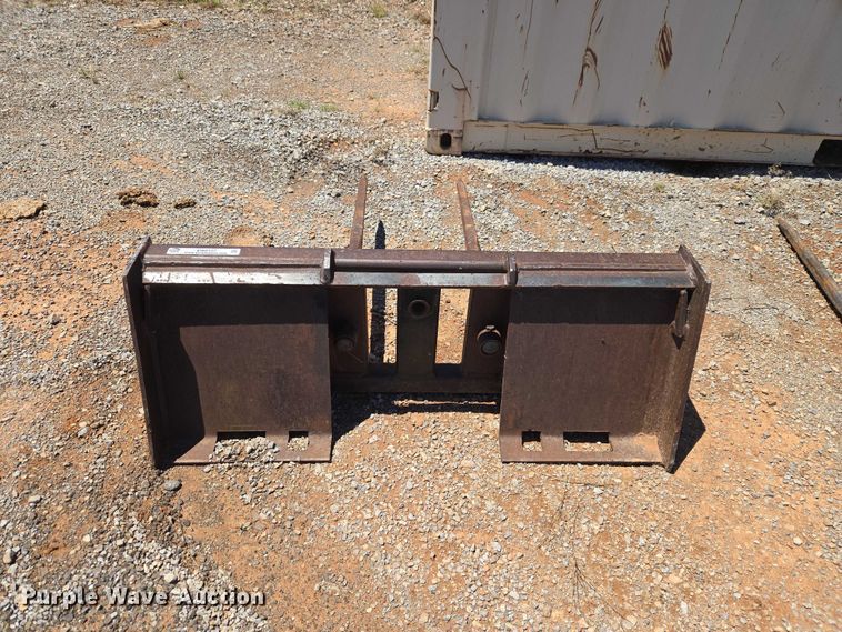 image for item EW0127 Dymax 210D5 skid steer bale spear