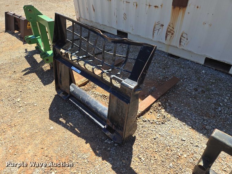 image for item EW0129 Caterpillar skid steer forks