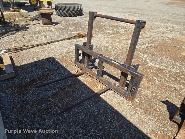 image for item EW0130 Hay forks