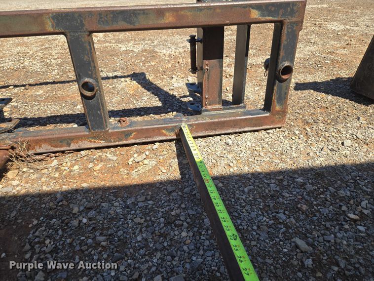image for item EW0130 Hay forks