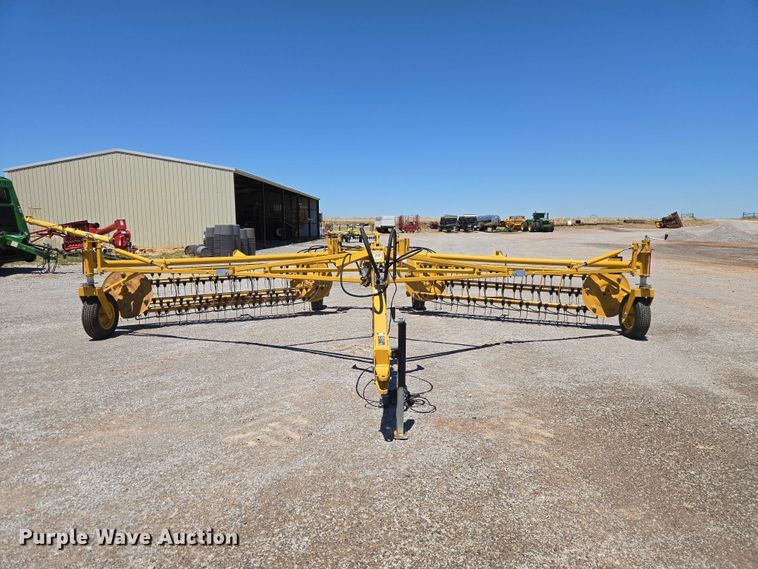image for item EW0135 2023 Vermeer R2300 hay rake