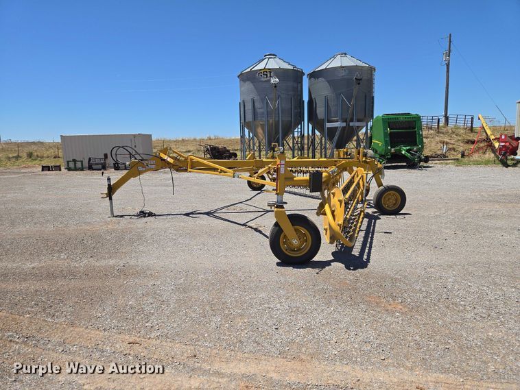 image for item EW0135 2023 Vermeer R2300 hay rake