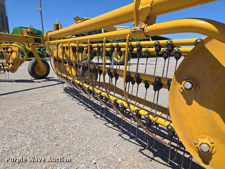 image for item EW0135 2023 Vermeer R2300 hay rake