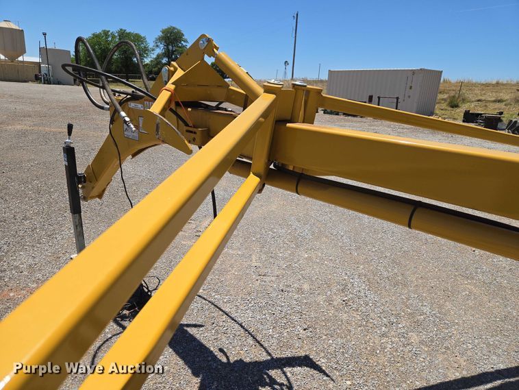 image for item EW0135 2023 Vermeer R2300 hay rake