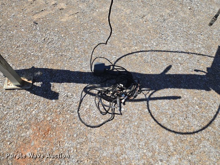 image for item EW0135 2023 Vermeer R2300 hay rake