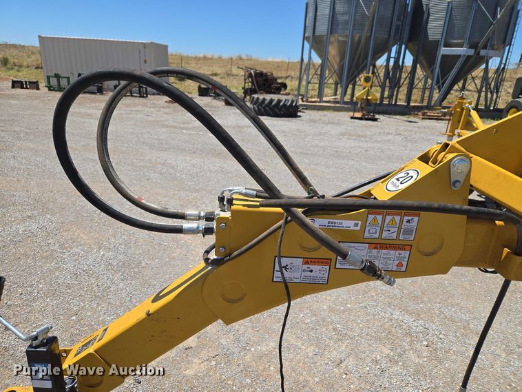 image for item EW0135 2023 Vermeer R2300 hay rake