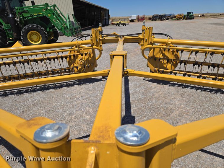 image for item EW0135 2023 Vermeer R2300 hay rake