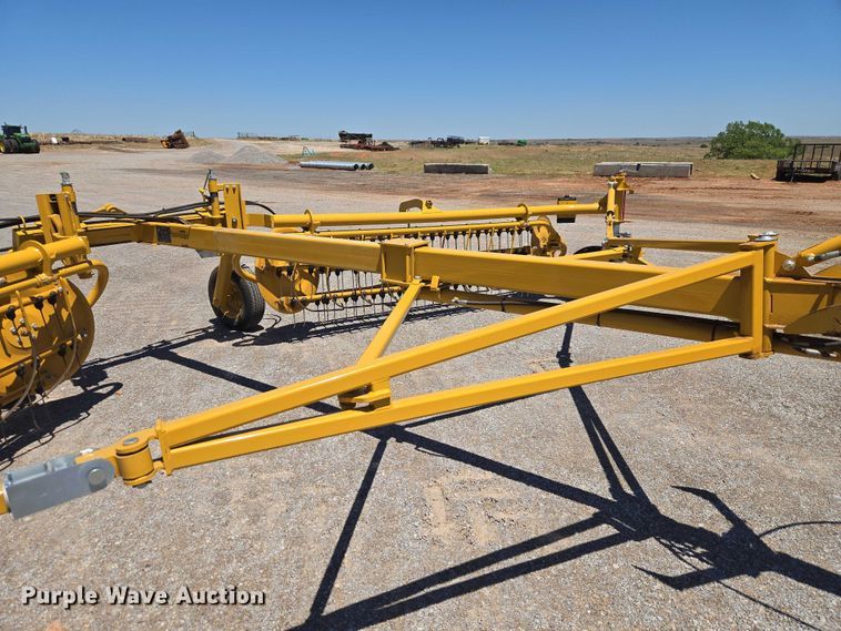 image for item EW0135 2023 Vermeer R2300 hay rake