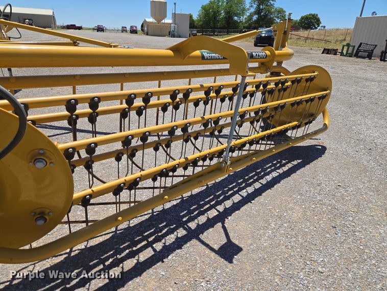 image for item EW0135 2023 Vermeer R2300 hay rake