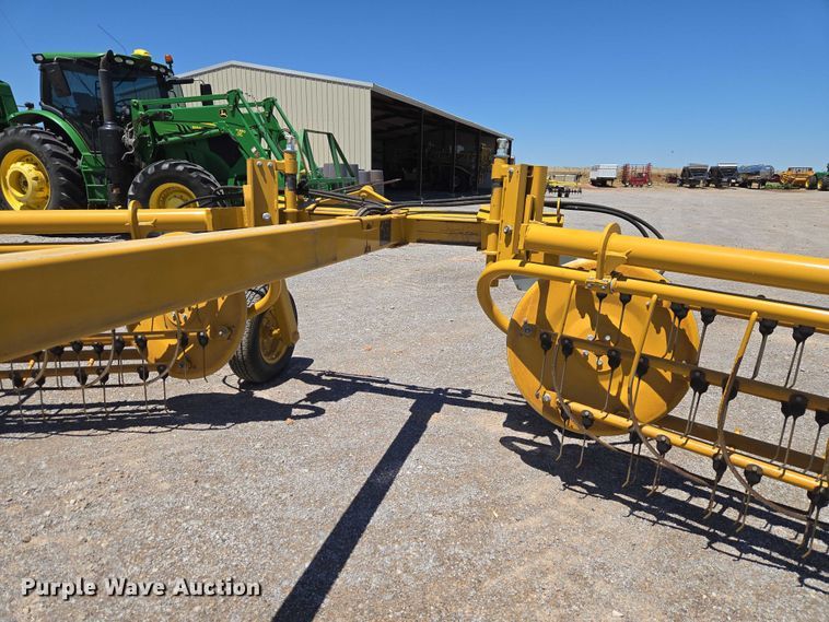 image for item EW0135 2023 Vermeer R2300 hay rake
