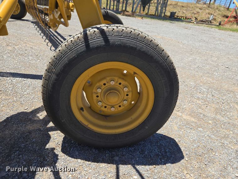 image for item EW0135 2023 Vermeer R2300 hay rake