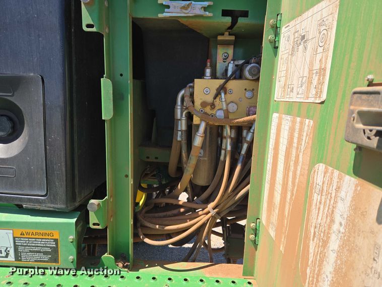 image for item EW0137 2012 John Deere R450 swather / windrower