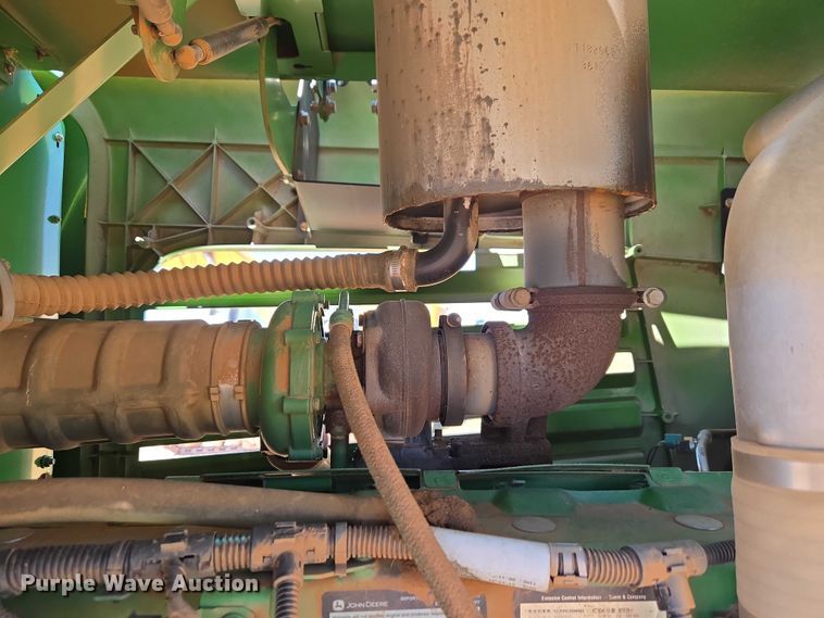 image for item EW0137 2012 John Deere R450 swather / windrower