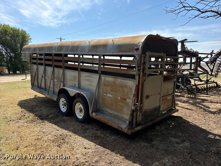 image for item EW4507 1972 BullMobile livestock trailer