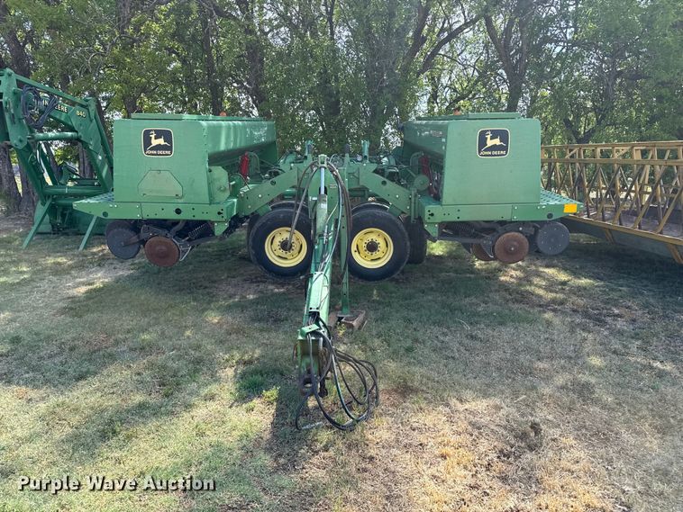 image for item EW4509 John Deere 455 grain drill