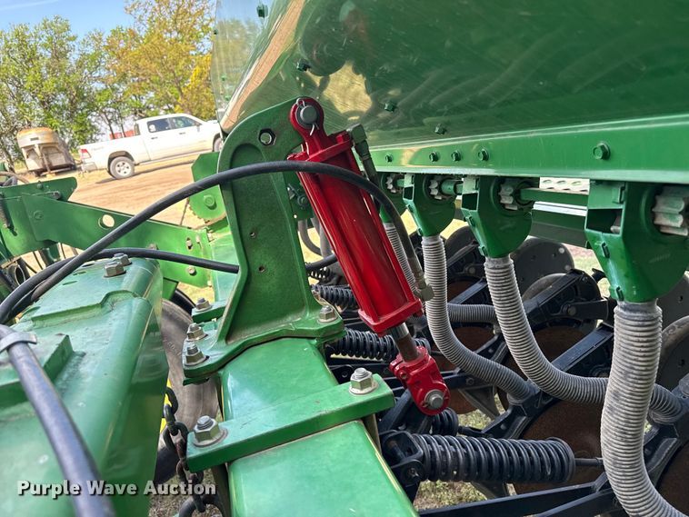 image for item EW4509 John Deere 455 grain drill