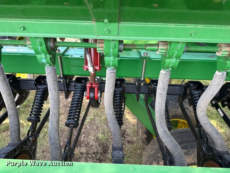image for item EW4509 John Deere 455 grain drill