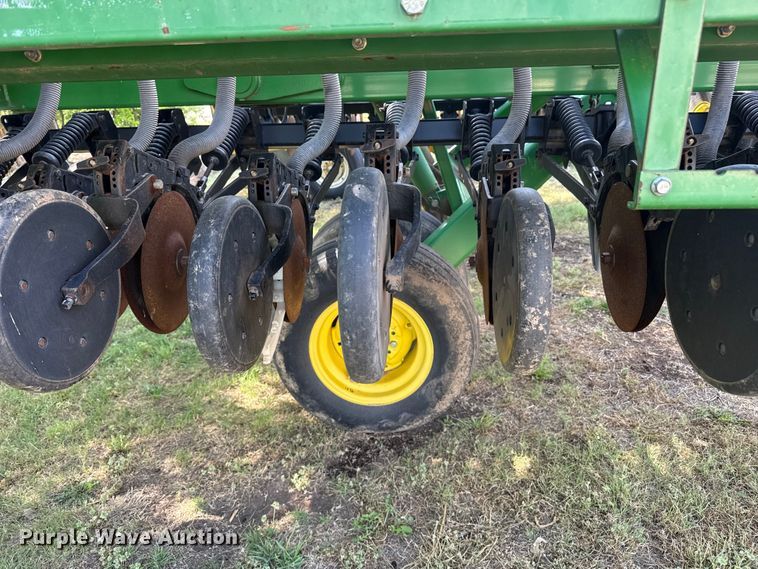 image for item EW4509 John Deere 455 grain drill