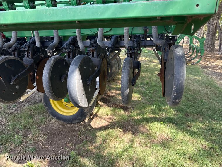 image for item EW4509 John Deere 455 grain drill