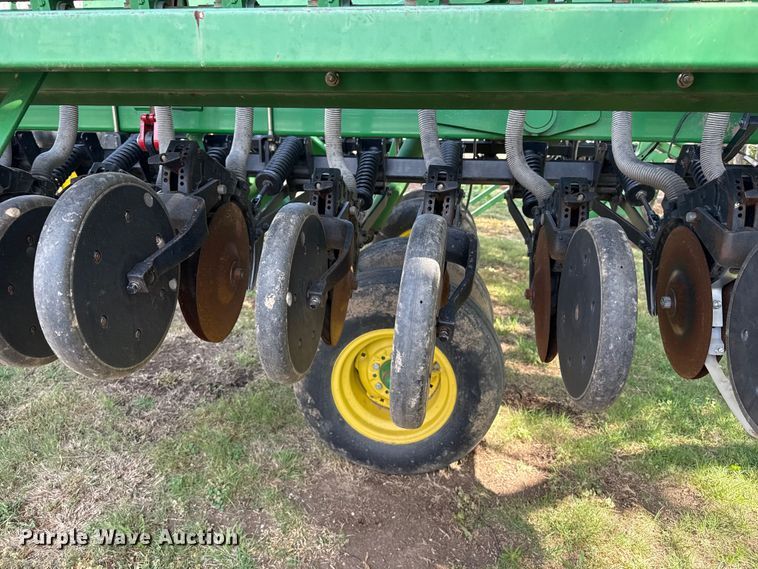 image for item EW4509 John Deere 455 grain drill