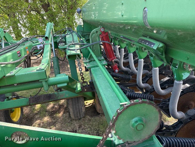 image for item EW4509 John Deere 455 grain drill