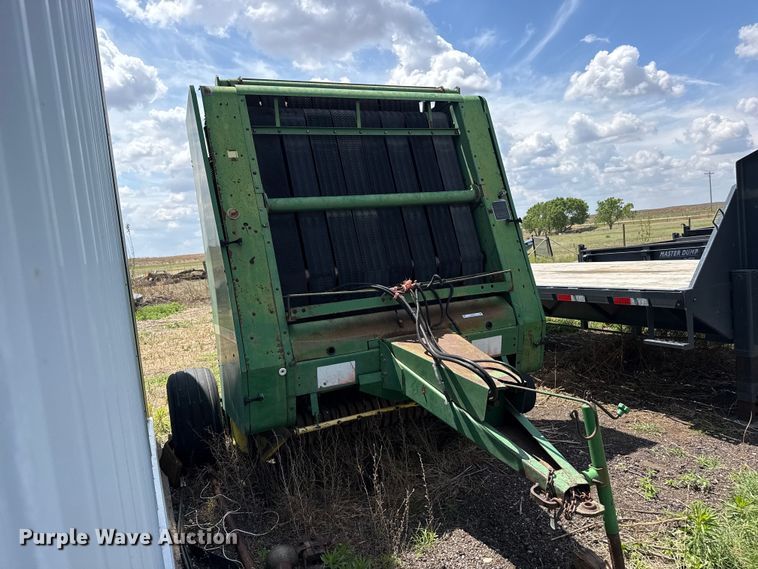 image for item EW4512 John Deere 530 round baler