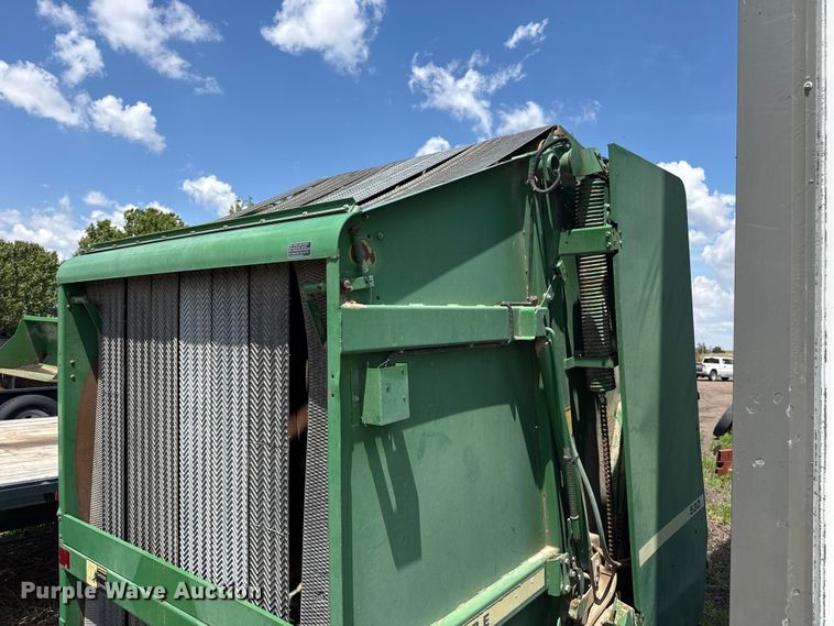 image for item EW4512 John Deere 530 round baler
