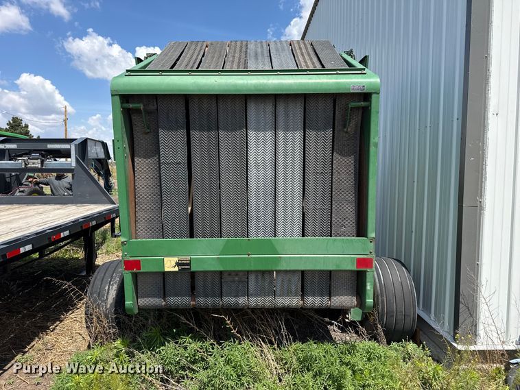 image for item EW4512 John Deere 530 round baler