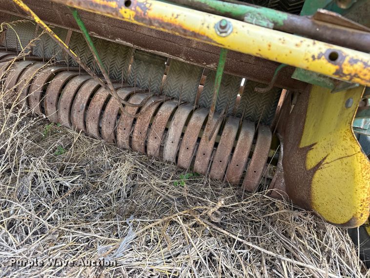 image for item EW4512 John Deere 530 round baler