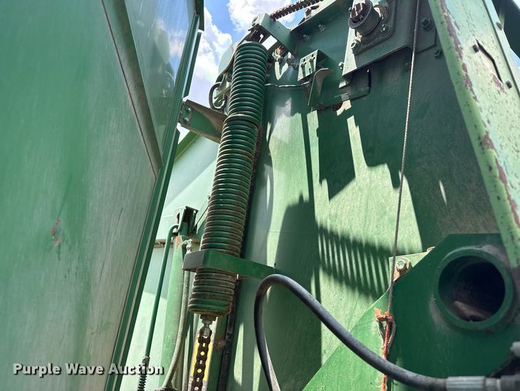 image for item EW4512 John Deere 530 round baler