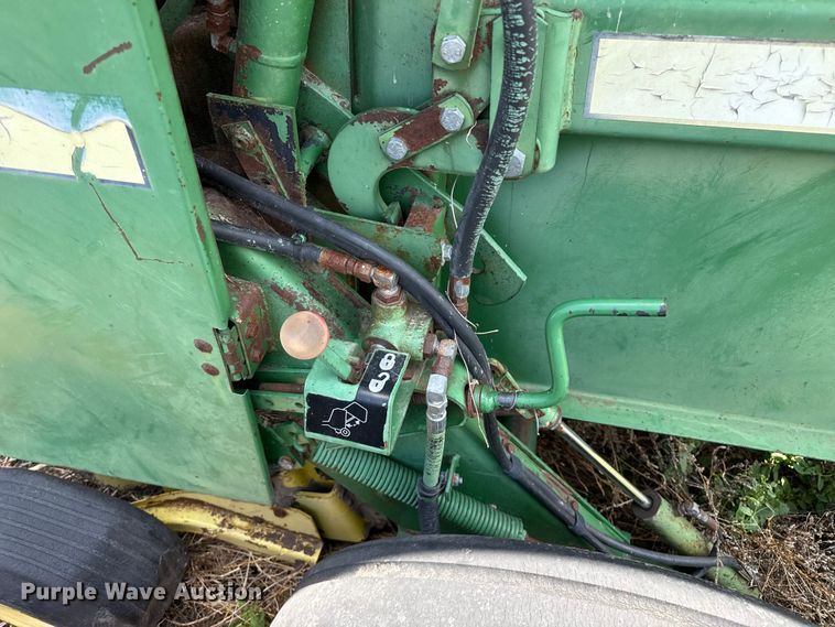 image for item EW4512 John Deere 530 round baler