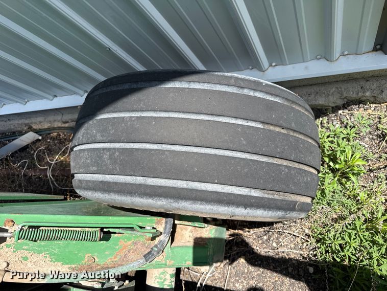 image for item EW4512 John Deere 530 round baler