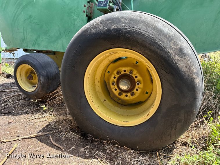 image for item EW4512 John Deere 530 round baler