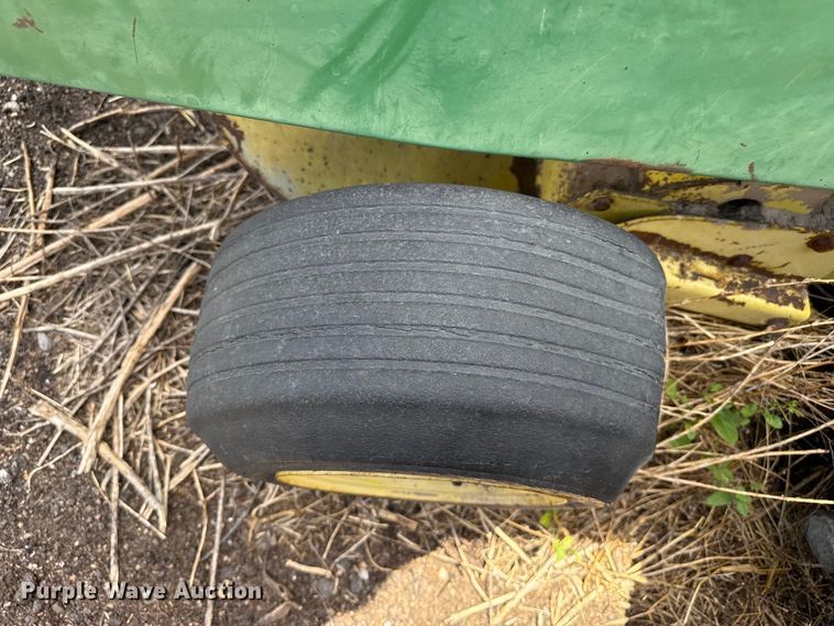 image for item EW4512 John Deere 530 round baler