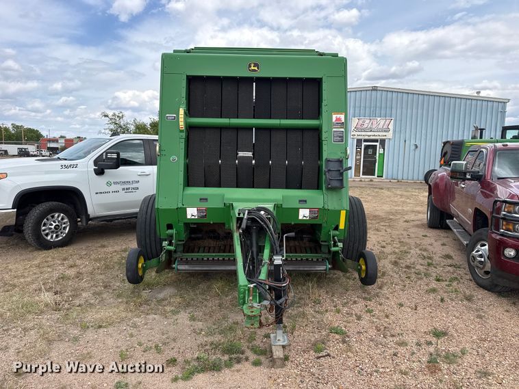 image for item EW4513 2012 John Deere 569  round baler