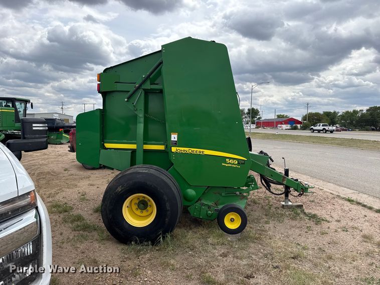 image for item EW4513 2012 John Deere 569  round baler